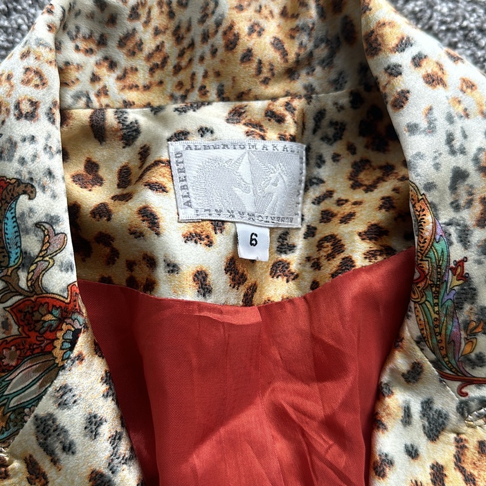 Alberto Makali Leopard Print Blazer with Rust Paisley Accents - Picture 3 of 8